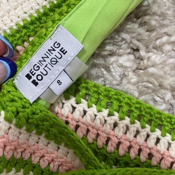 Beginning boutique Green Knitted Cross over top - Picture 2 of 2